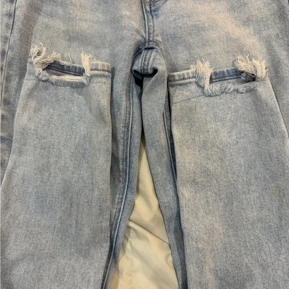 American Eagle High Rise “Mom Jeans” 000 XXS Straight Leg Light Wash - Picture 3 of 5